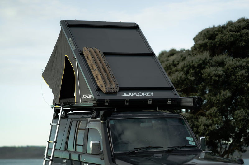 Aluminium_Roof_Top_Tent__2_of_10__SZ4D08QKQ134.jpg